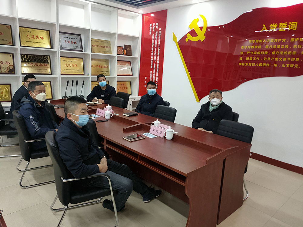 J9集团党委委员、副经理张亚民为天房绿茵党员讲“忠诚、干净、担任” ——党的二十大心灵专题党课